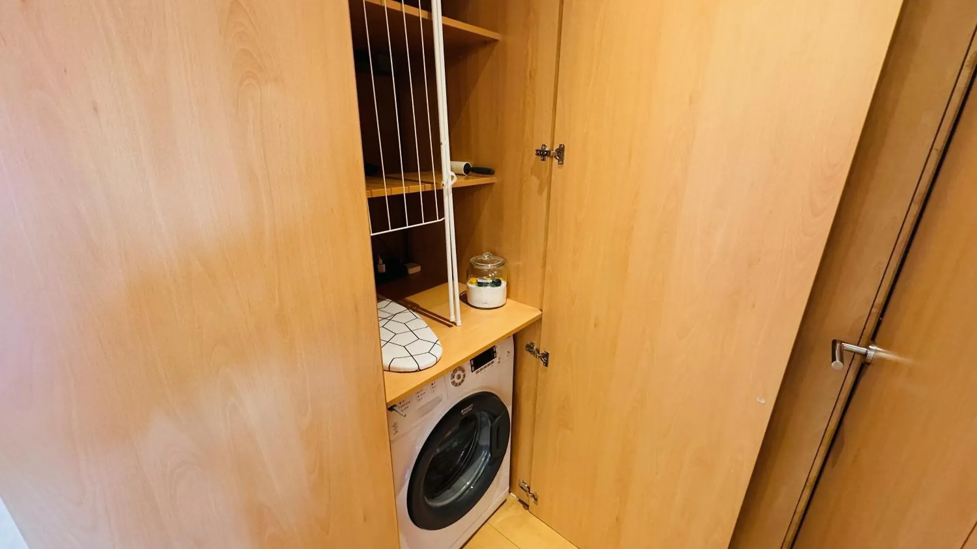Rh Apartment - Opposite Bucharest Mall, Metro, Balcony - Rh Living